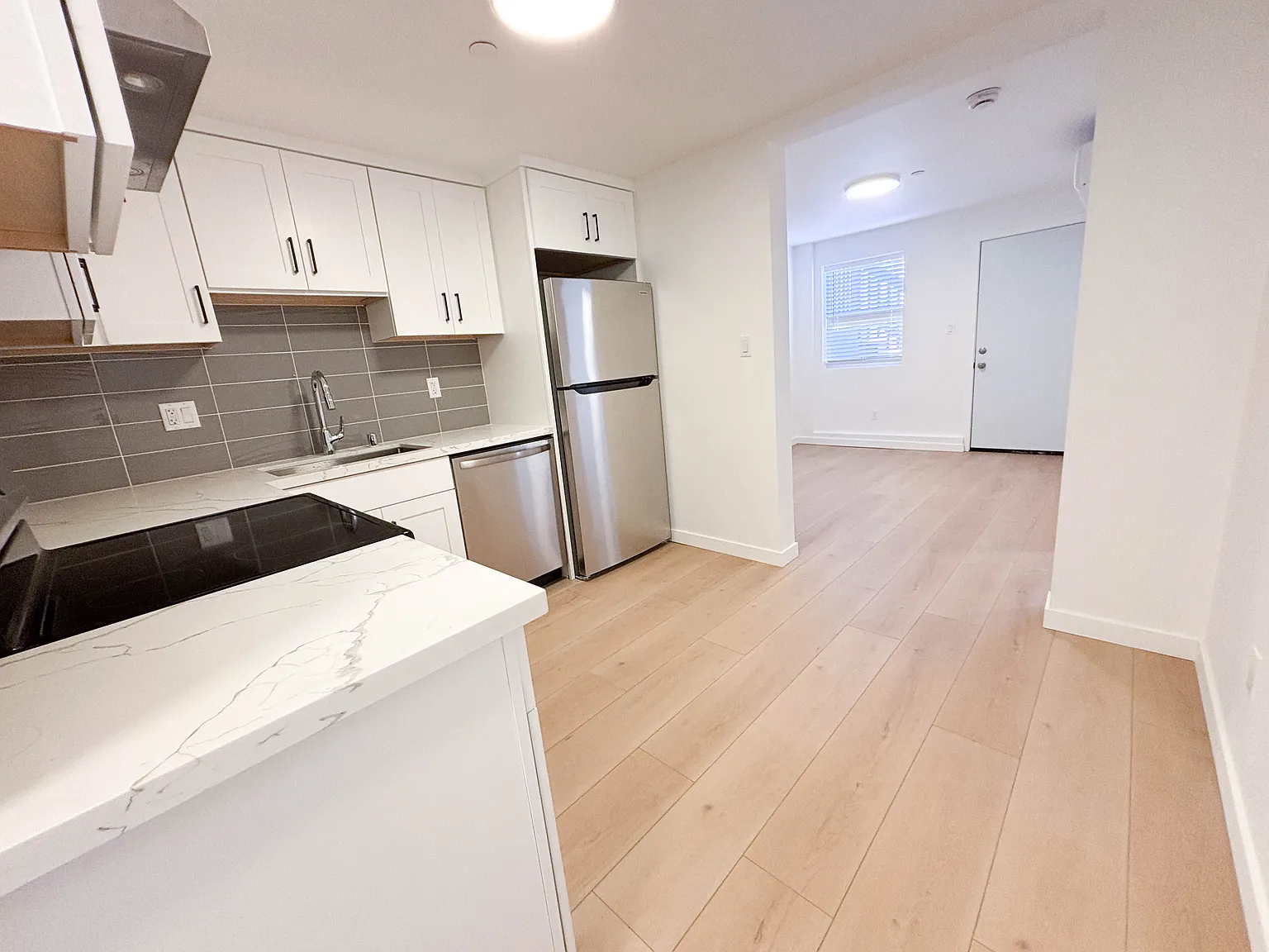 1 bed, 450 sqft, $2,600 — Photo 3
