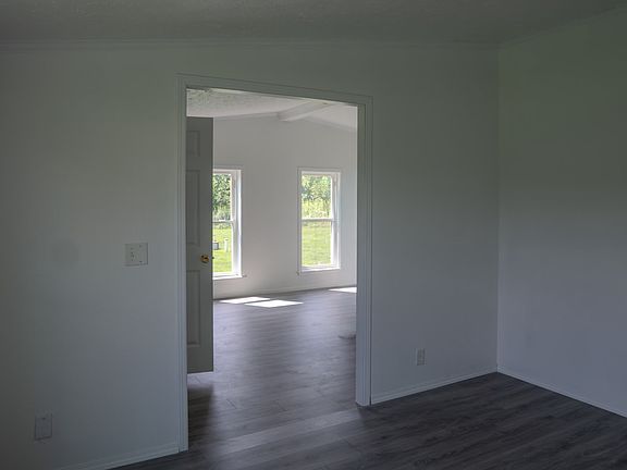 3rd image of 2058 27th St
