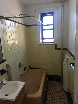 Rented by Metroline Realty | media 30