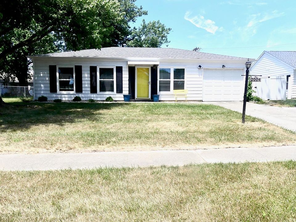 1st image of 2004 W Sherman Dr