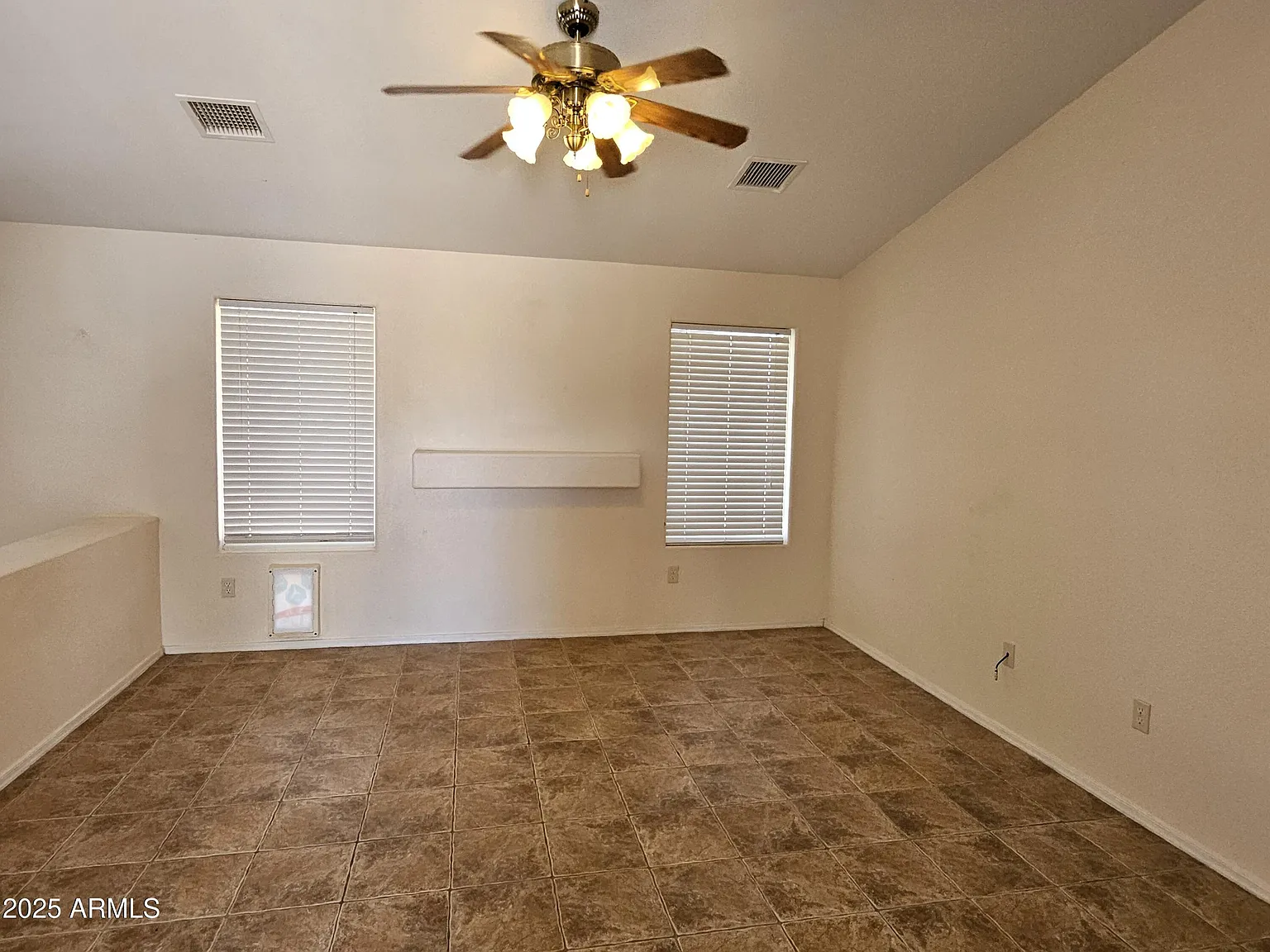 3 bed, 2.0 bath, 1296 sqft, $1,450 — Photo 2
