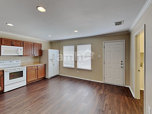 4th image of 10301 Animas Ct
