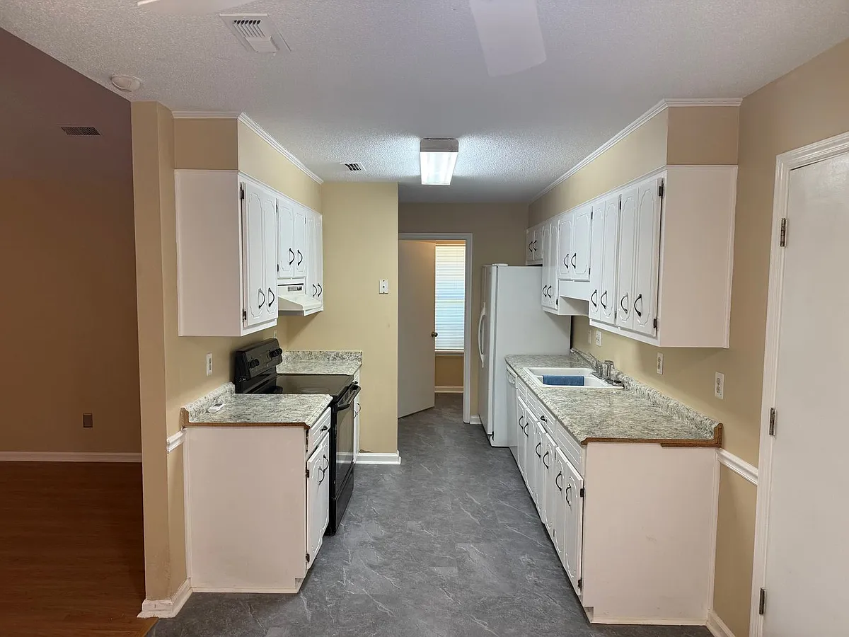 Building Photo - 2962 Bridgeport Dr