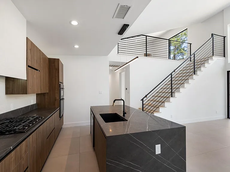 1502 Primrose St — Photo 17