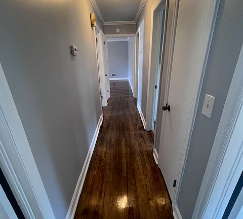 5th image of 2 Longwood Dr