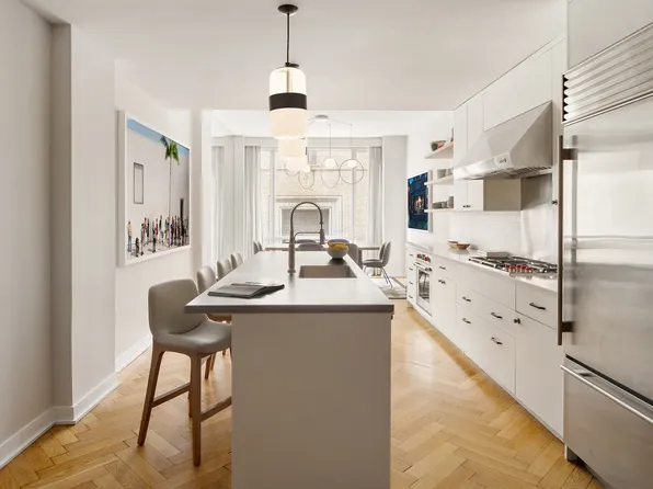 330 Spring Street image 2 of 11