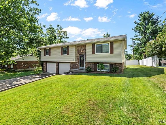 3rd image of 2313 Hill Brook Dr