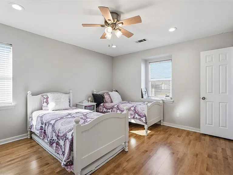 7927 Wolfield Ln — Photo 18