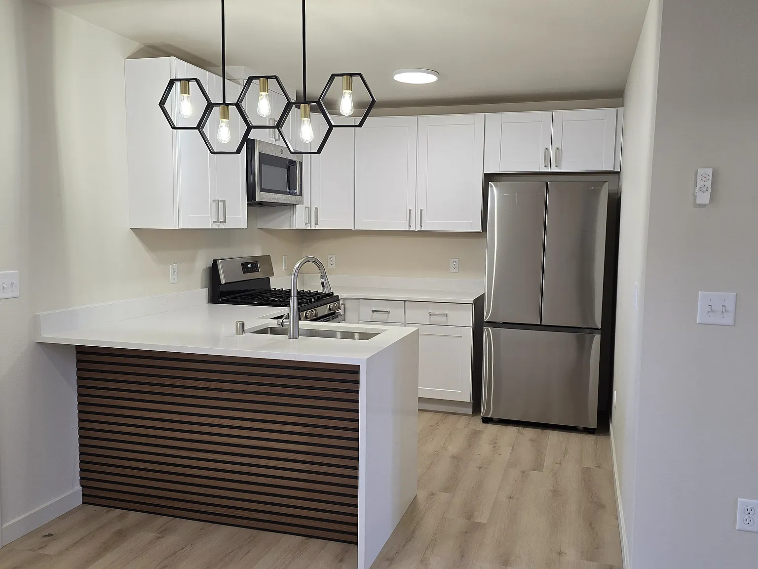2 bed, $1,950 — Photo 3