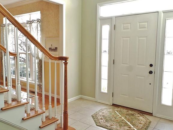 3rd image of 451 Waterside Dr