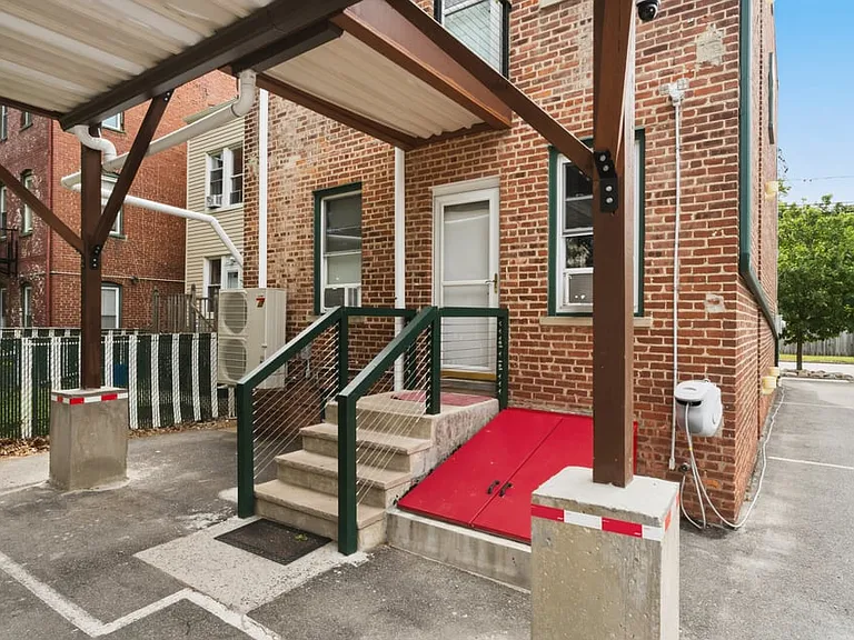 28 Willowdale Ave #1 — Photo 16