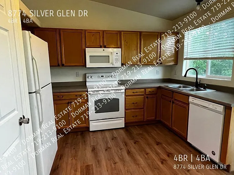 8774 Silver Glen Dr — Photo 4