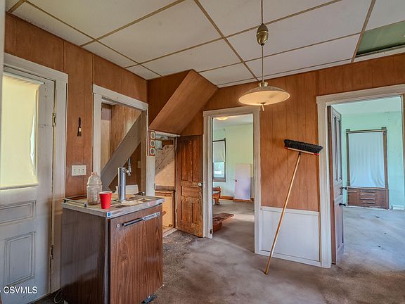 23rd image of 205 Sunbury St