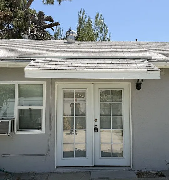 7418 Amigo Ave #1/2 — Photo 2