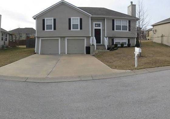 1st image of 1411 NW Nolan Dr