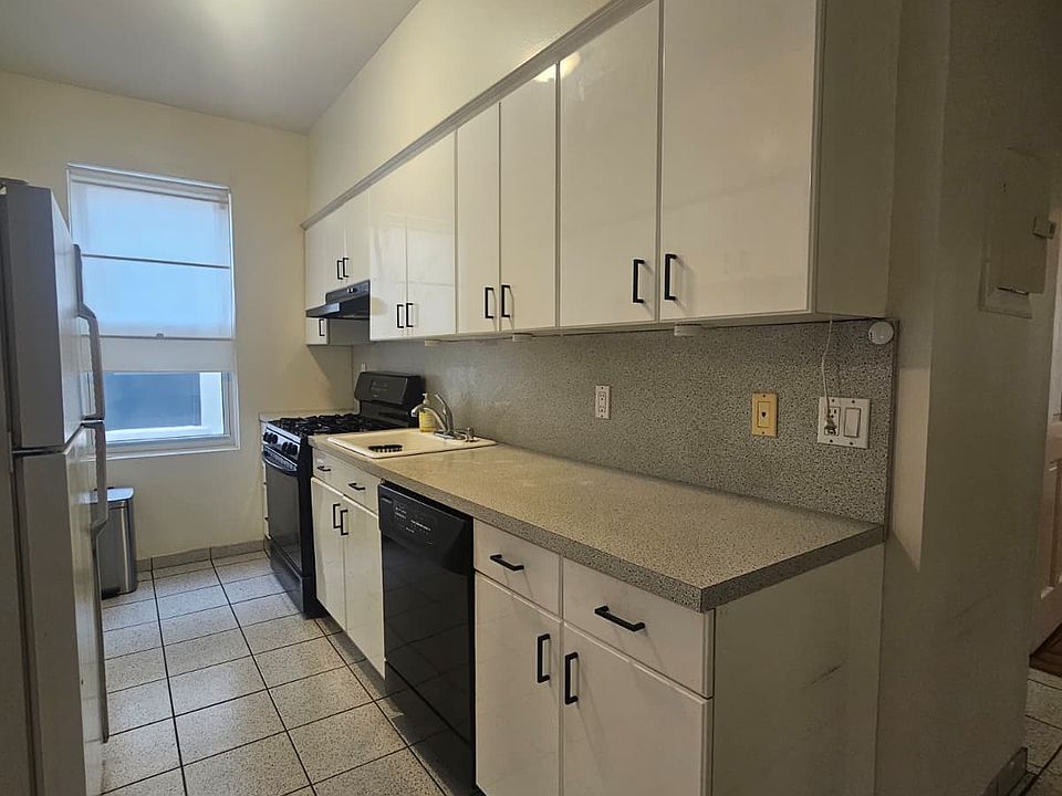 1st image of 2439 26th St #2