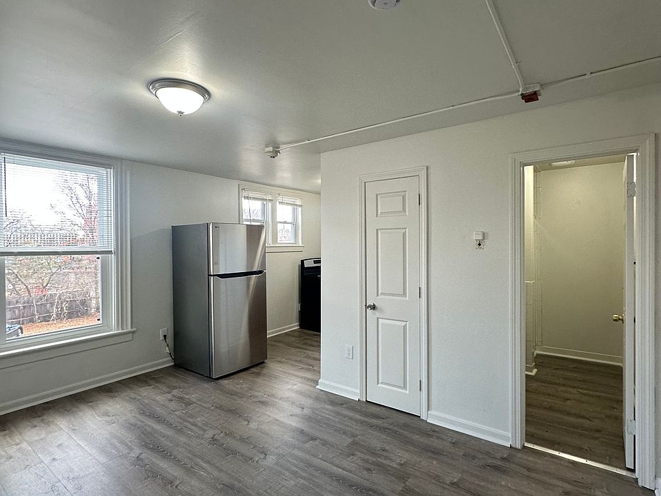 2nd image of 50 Common St APT 7