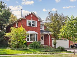 1823 The Chase, Mississauga, ON L5M2Y8