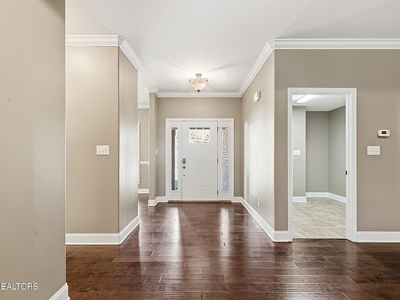4th image of 597 Carrington Blvd