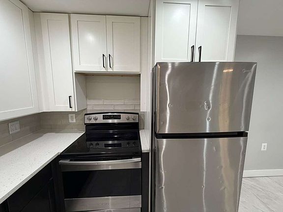 3rd image of 1641 Nelson Ave #2A