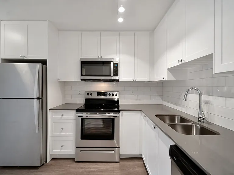1002 McKenzie Ave #218 — Photo 22