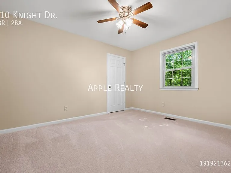 810 Knight Dr — Photo 13