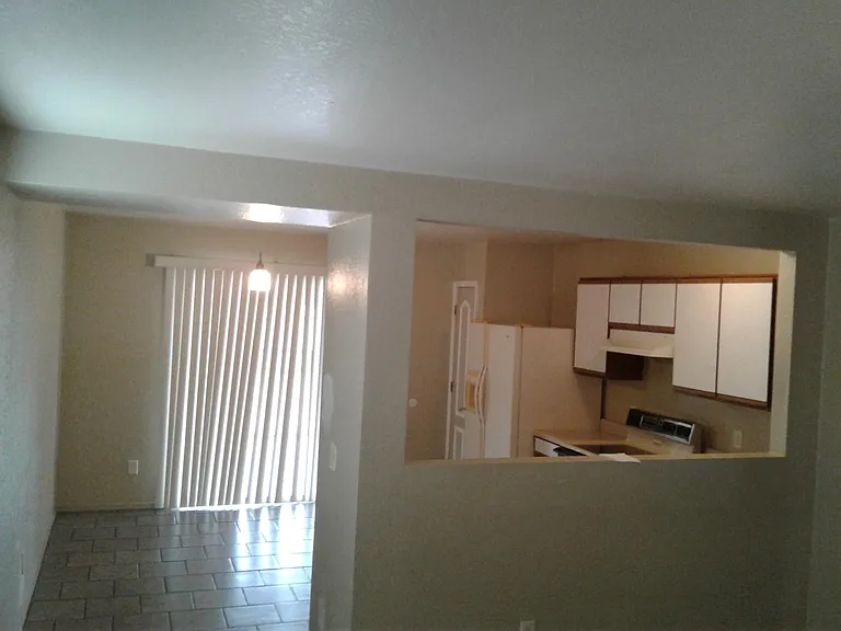 2569 E Windsor Castle Ln — Photo 8