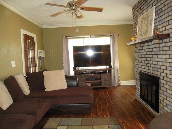 2nd image of 410 N Rockford Ave