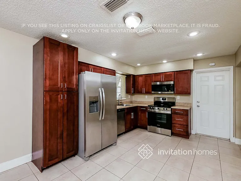 9381 NW 33rd Pl — Photo 7