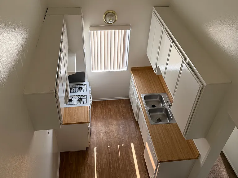 Victory Apartments — Photo 10
