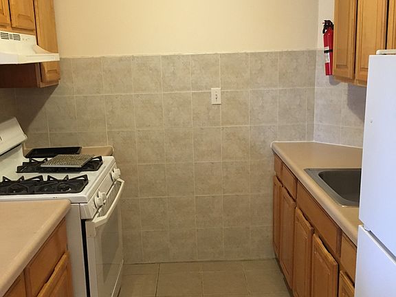3rd image of 677 Eagle Ave APT 3