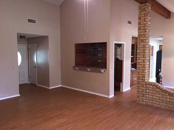 Family room with wet bar