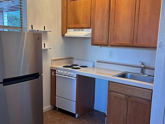 4th image of 4654 Summerhays Pl