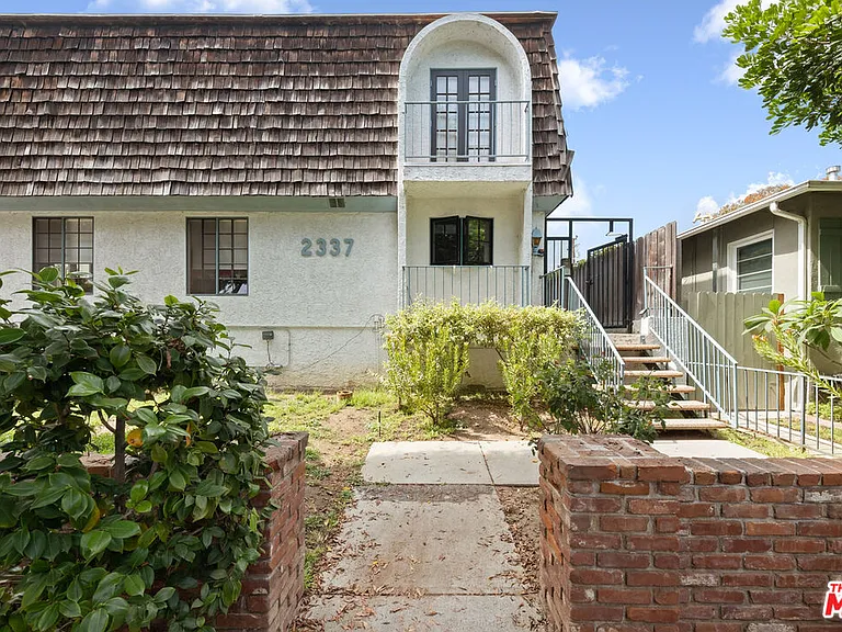 2337 Oak St #2 — Photo 4