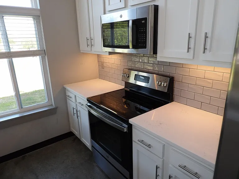 10907 Cole Thompson Ln — Photo 15