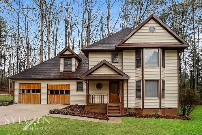 1st image of 8 Arrowwood Dr