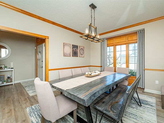 3rd image of 4102 Belair Dr