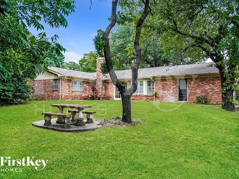1424 Wreyhill Dr — Photo 16