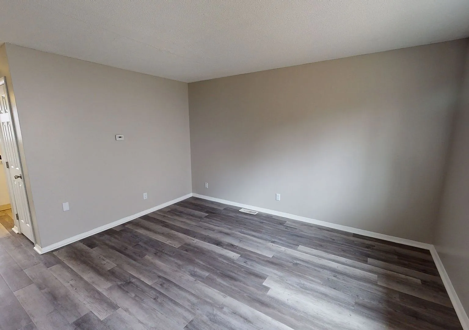 Canterbury Townhomes — Photo 4