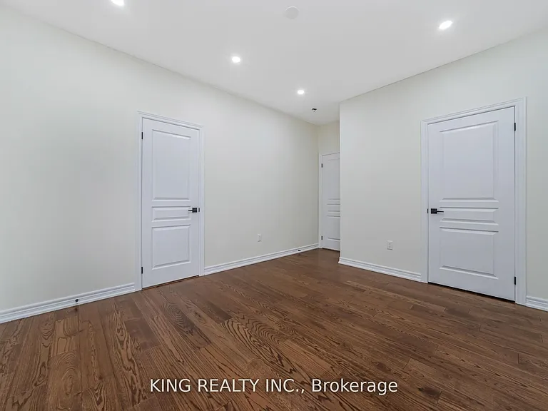 52 Haverstock Cres — Photo 28