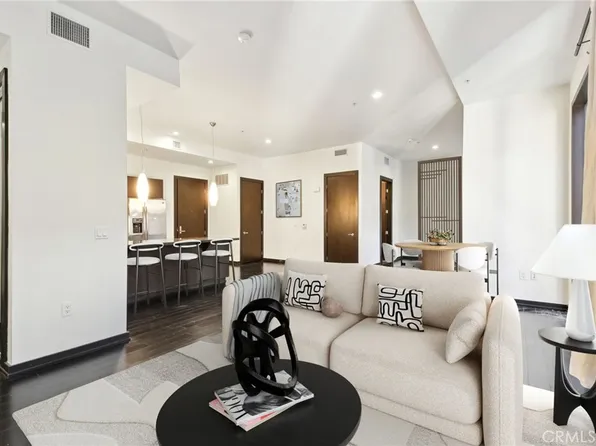 655 S Hope St Unit 1407, Los Angeles, CA 90017