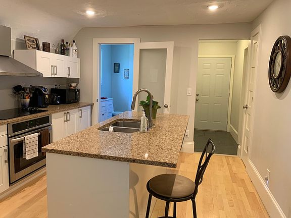 2nd image of 2411 Buchanan St NE #2