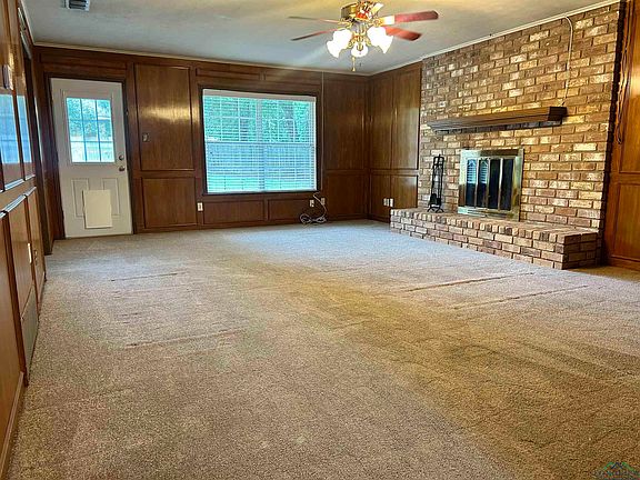 3rd image of 200 Lawndale St