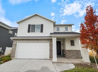 1546 W Parkview Dr, Syracuse, UT 84075