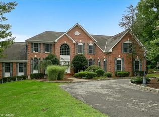 23 Pickney Farms Rd, Carmel, NY 10512