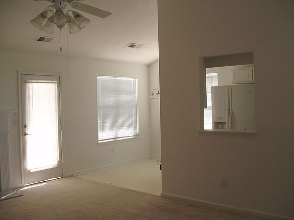 Breakfast Seating Area