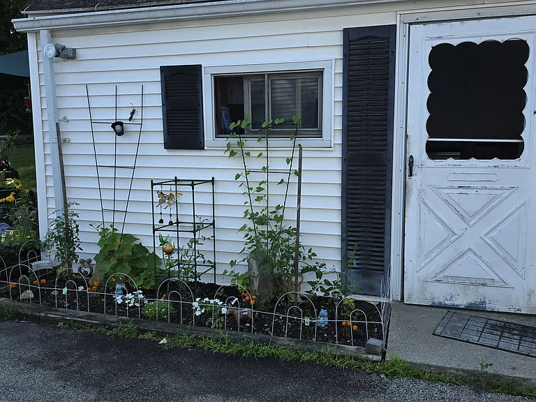 29 Charlton St #1 — Photo 4