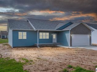 1108 W Ewing St, Clinton, IN 47842