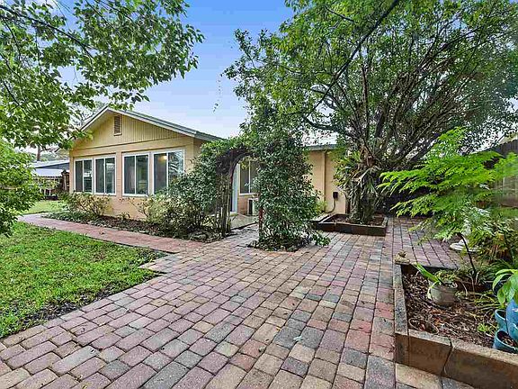 4th image of 268 Rosario St