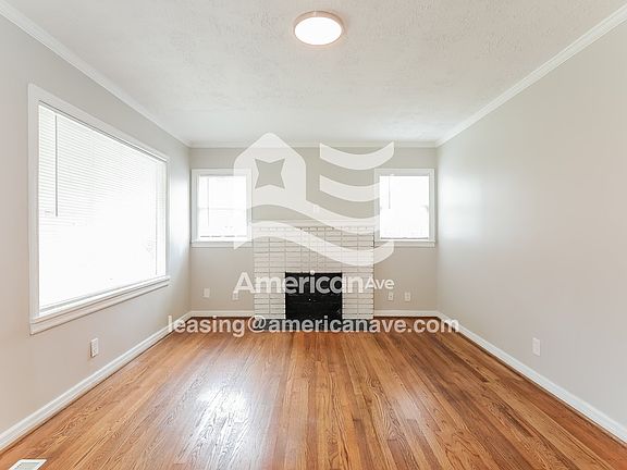 896011_002_wm_-_living_room_13593878.jpg